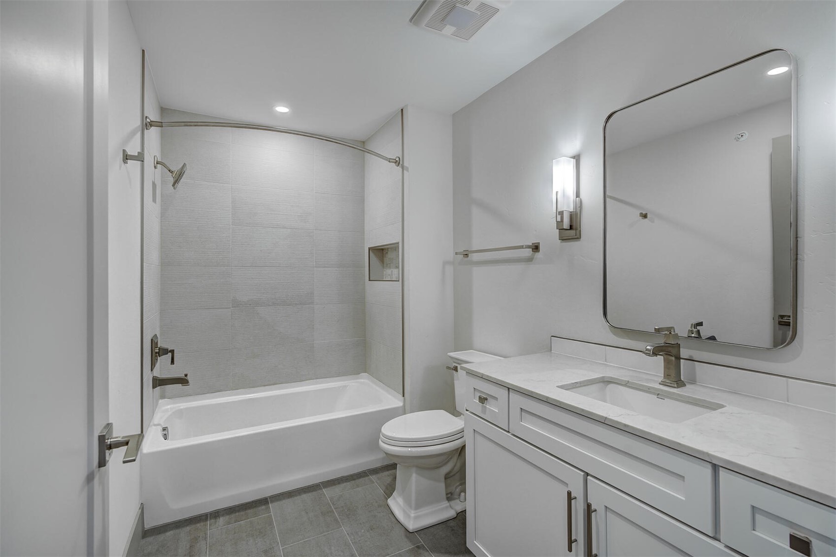 37 W 4th Street 306e Property Photo 12