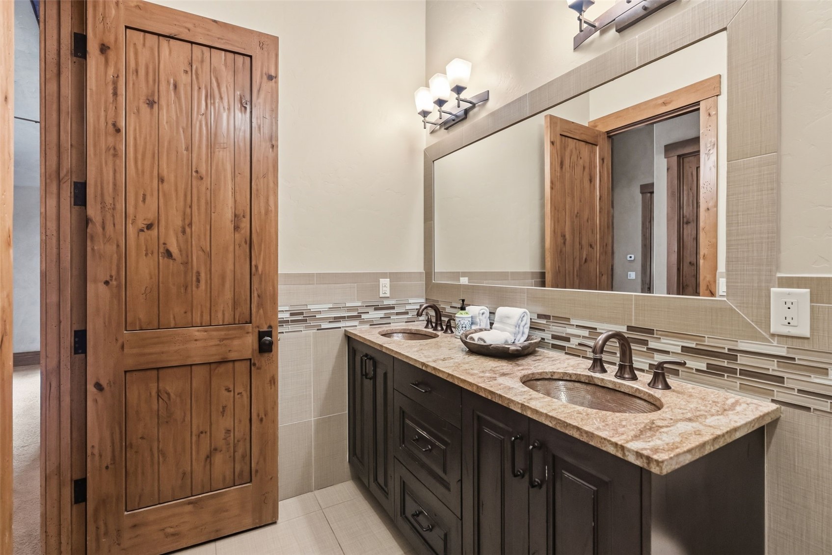 560 Beeler Place Property Photo 35