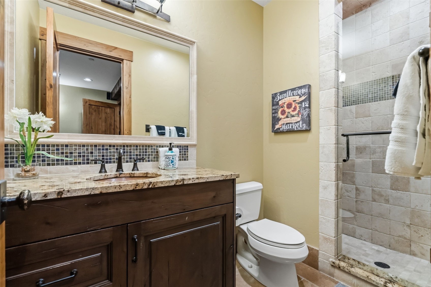 560 Beeler Place Property Photo 41