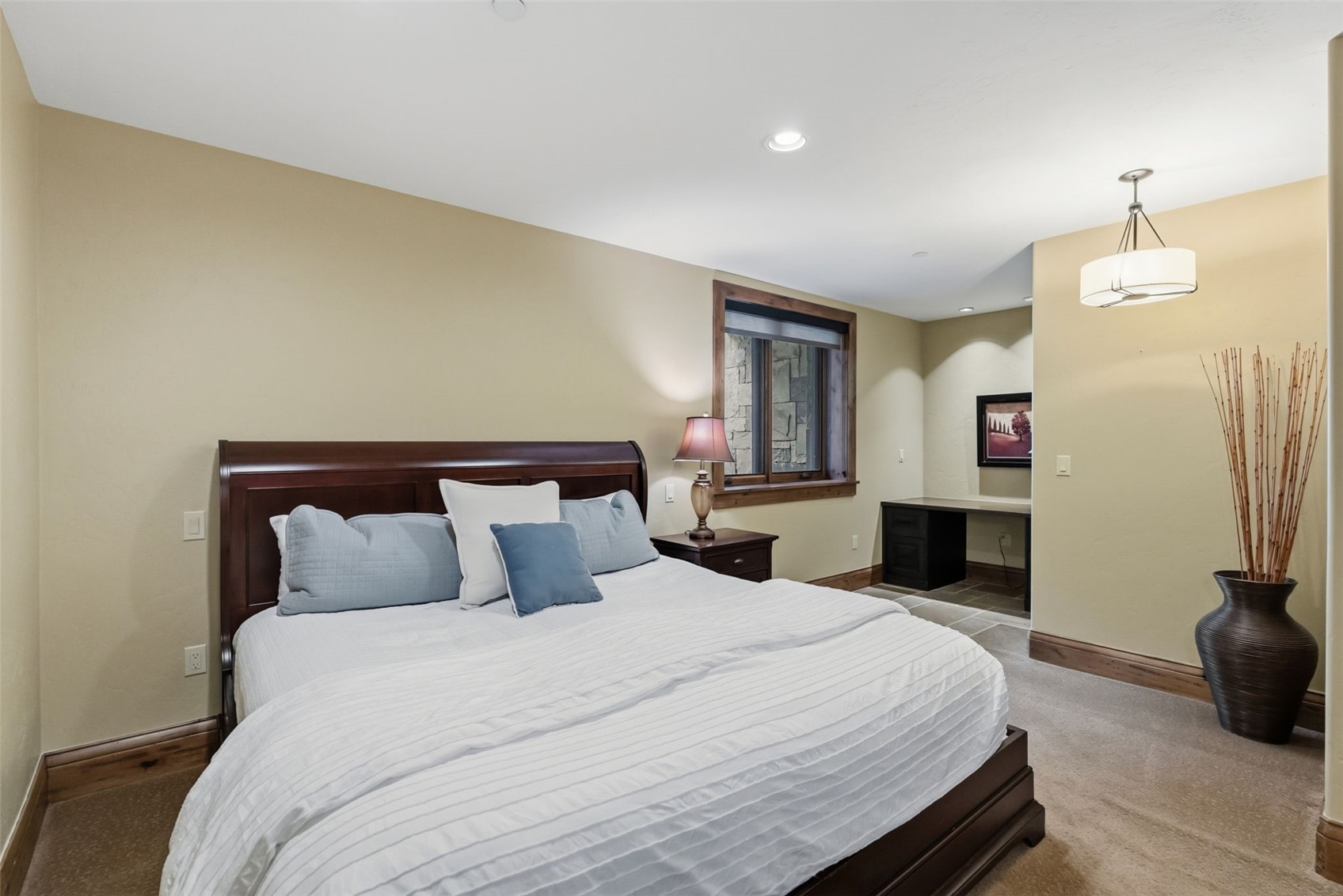 560 Beeler Place Property Photo 42