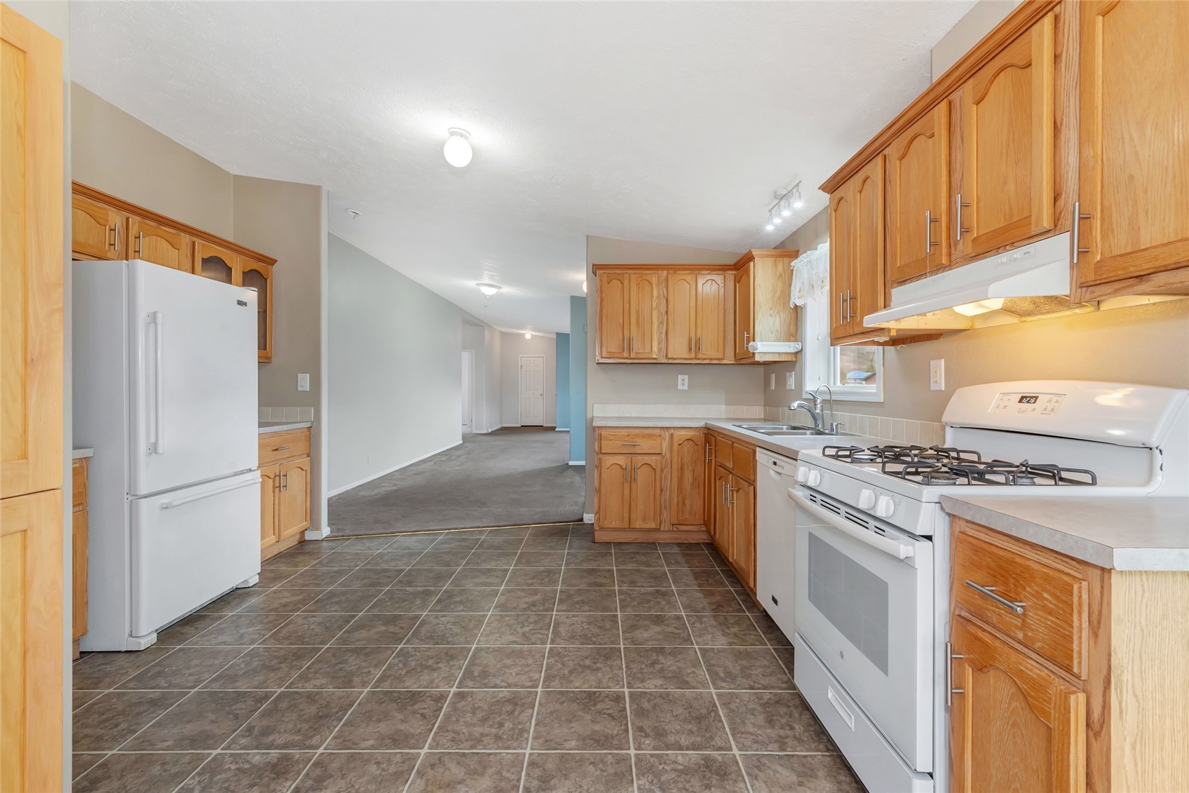 21765 4th Avenue Property Photo 13