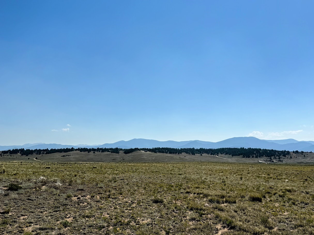 609 Commanche Trail Property Photo 2
