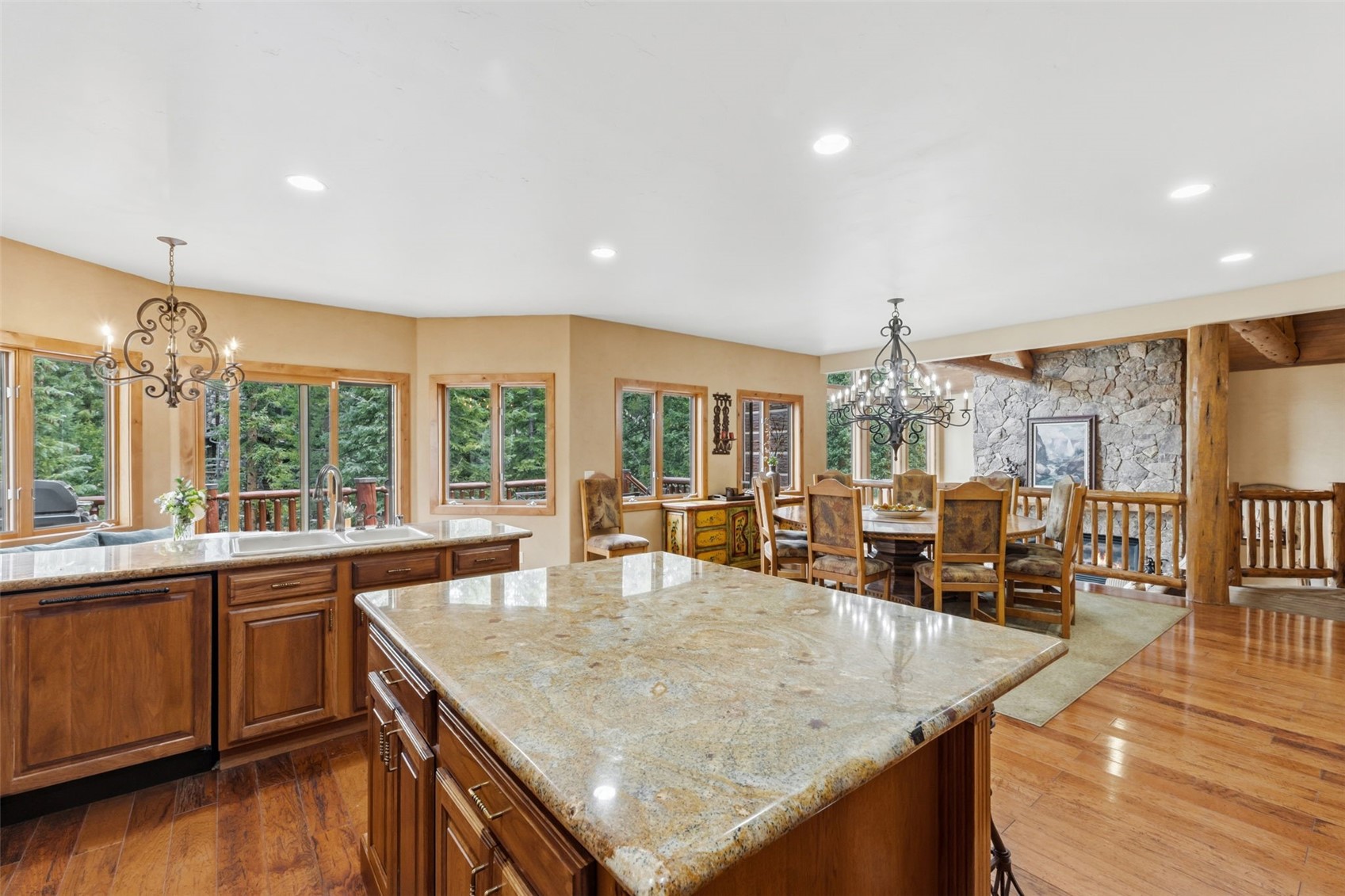 95 Riverwood Drive Property Photo 12