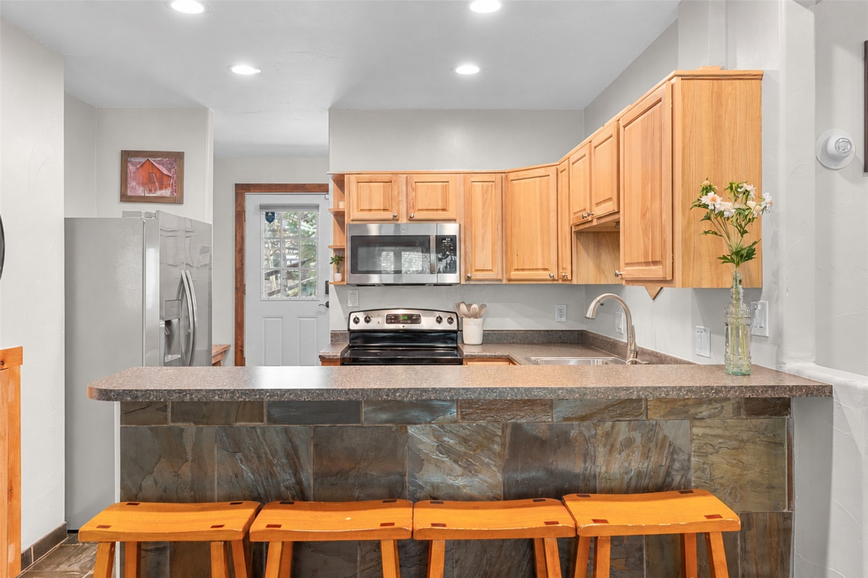 216 Pitkin Street 14 Property Photo 10