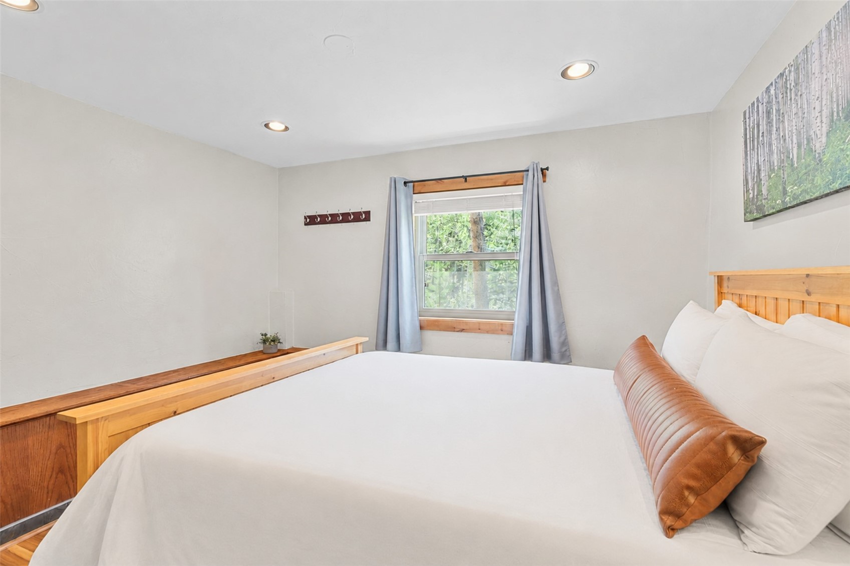 216 Pitkin Street 14 Property Photo 17