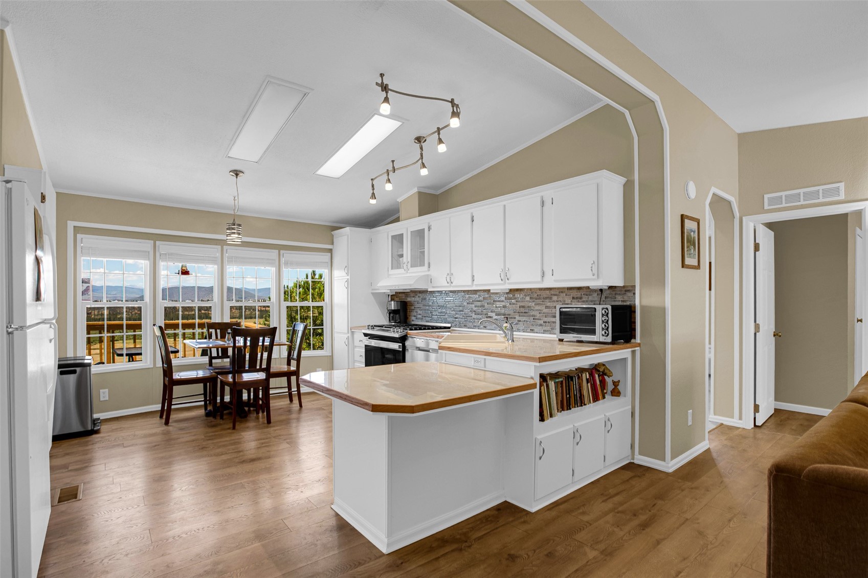 803 Bonell Drive Property Photo 12