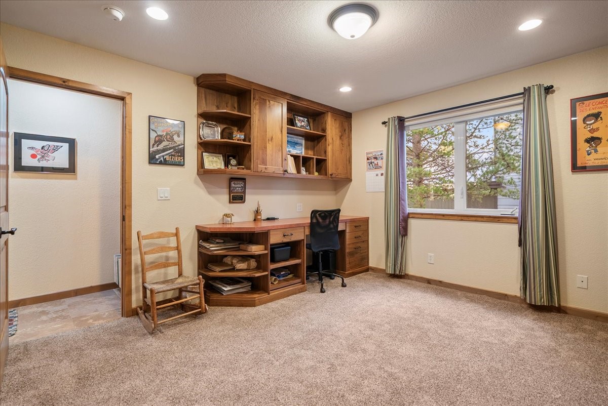 215 Pitkin Street B Property Photo 35