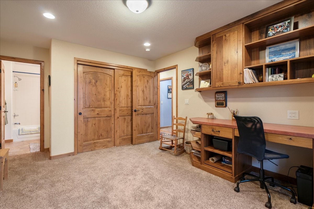 215 Pitkin Street B Property Photo 36