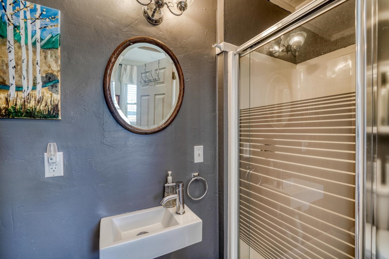 232 W 8th Street Property Photo 19
