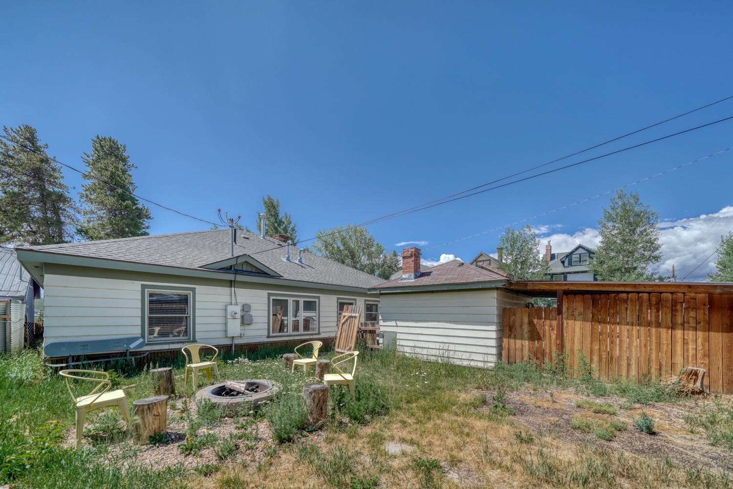 232 W 8th Street Property Photo 32