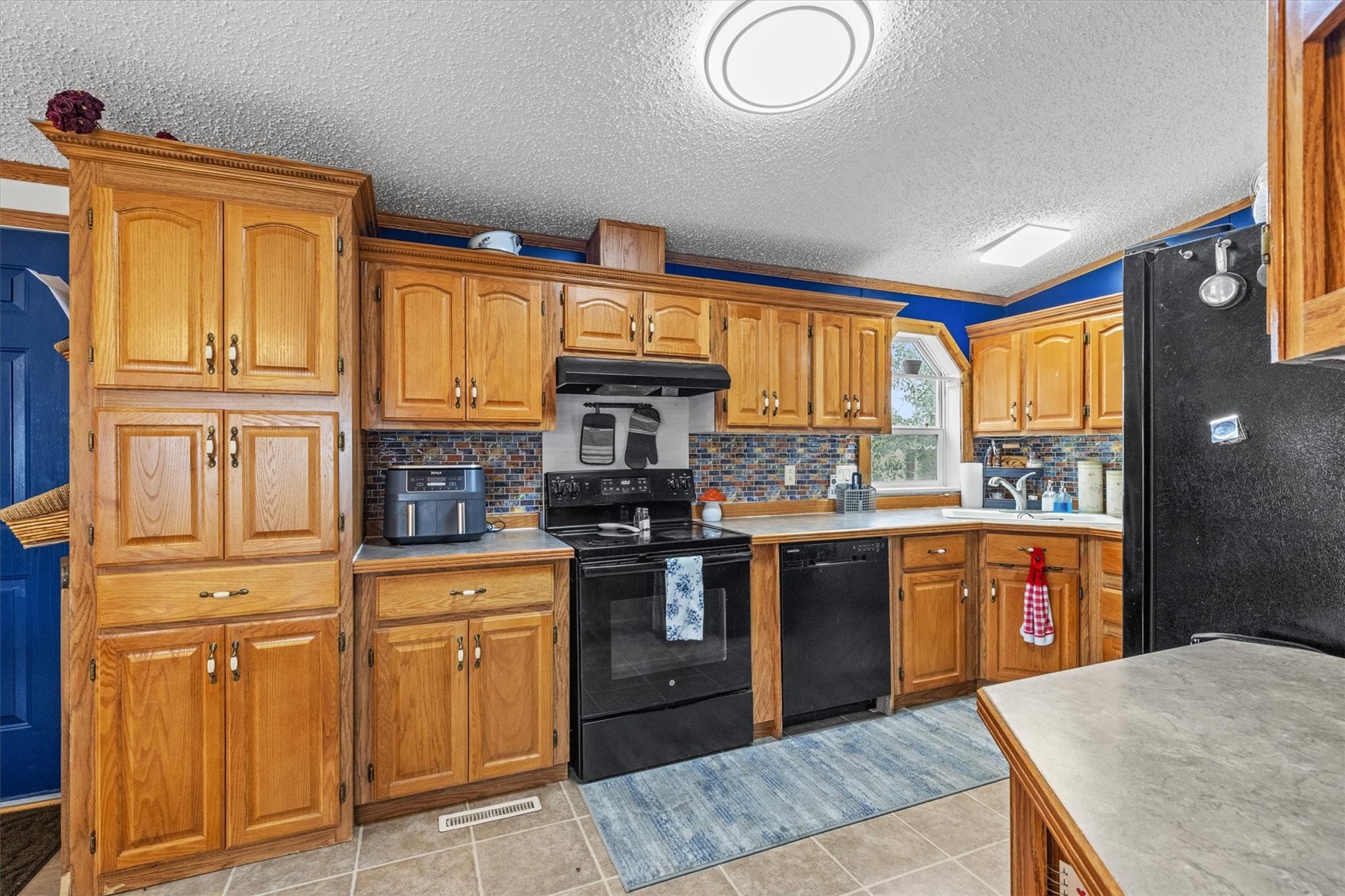 213 Harrison Street Property Photo 16