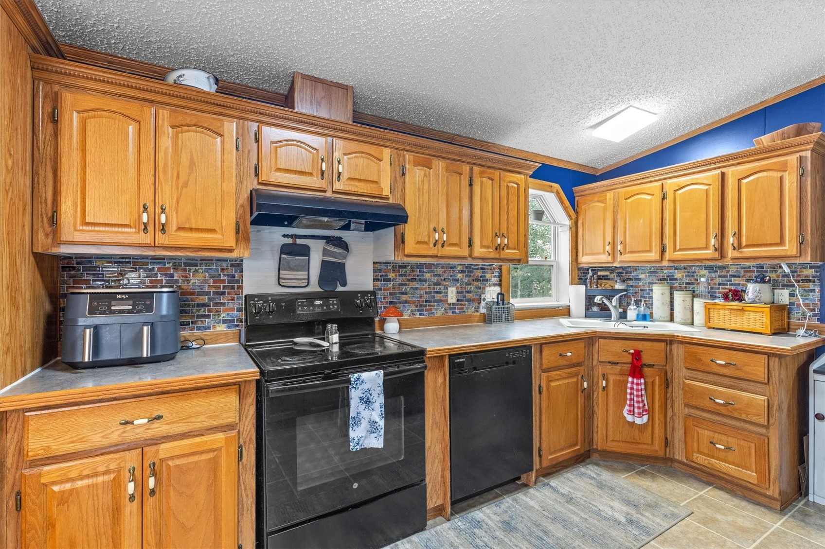 213 Harrison Street Property Photo 18