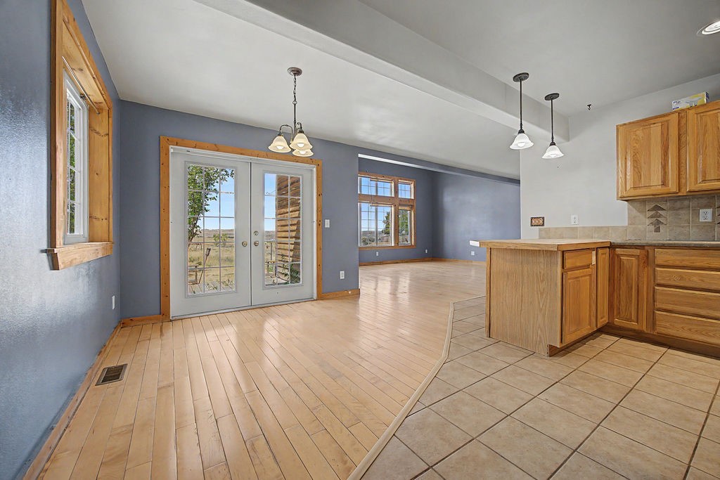 1105 S 5th Avenue Property Photo 7