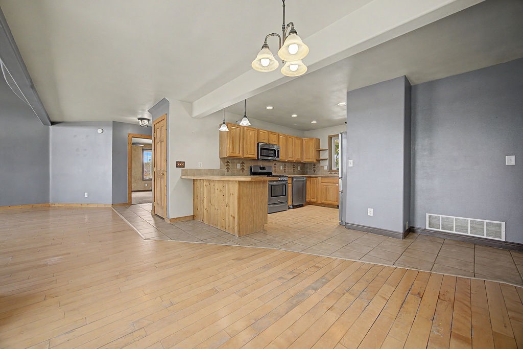 1105 S 5th Avenue Property Photo 10