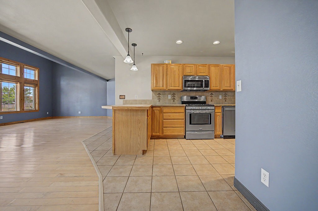 1105 S 5th Avenue Property Photo 12