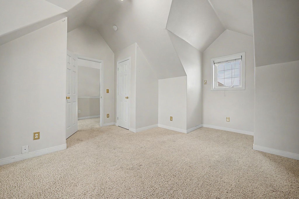 1105 S 5th Avenue Property Photo 17