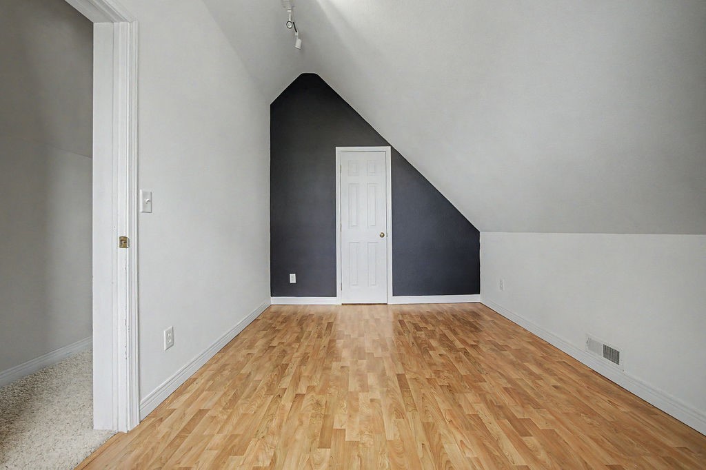1105 S 5th Avenue Property Photo 24
