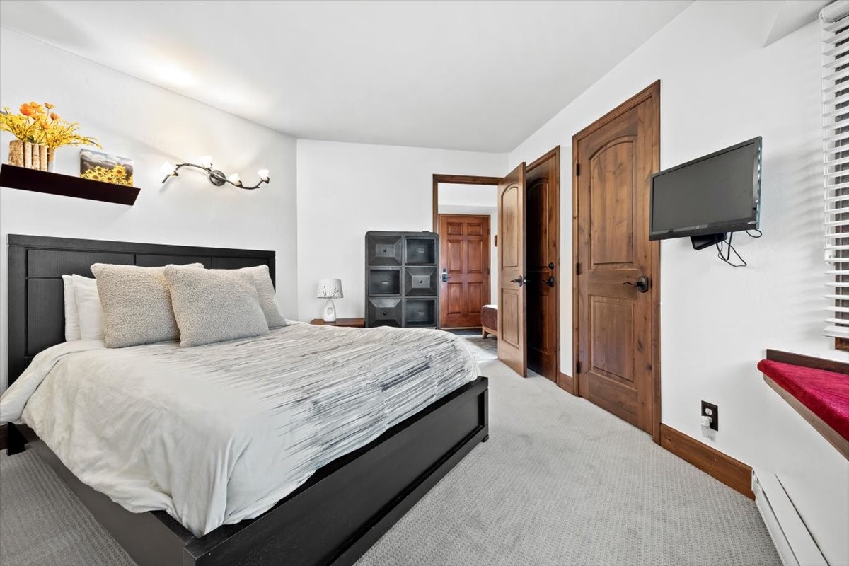 413 W La Bonte Street 101 Property Photo 23