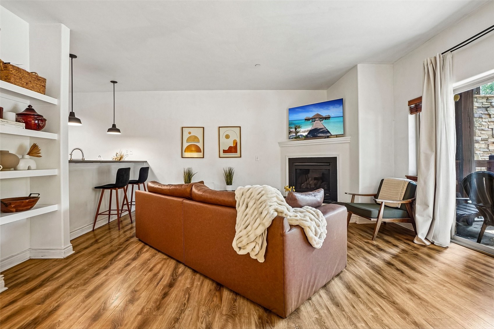 801 Lakepoint Drive B17 Property Photo 1