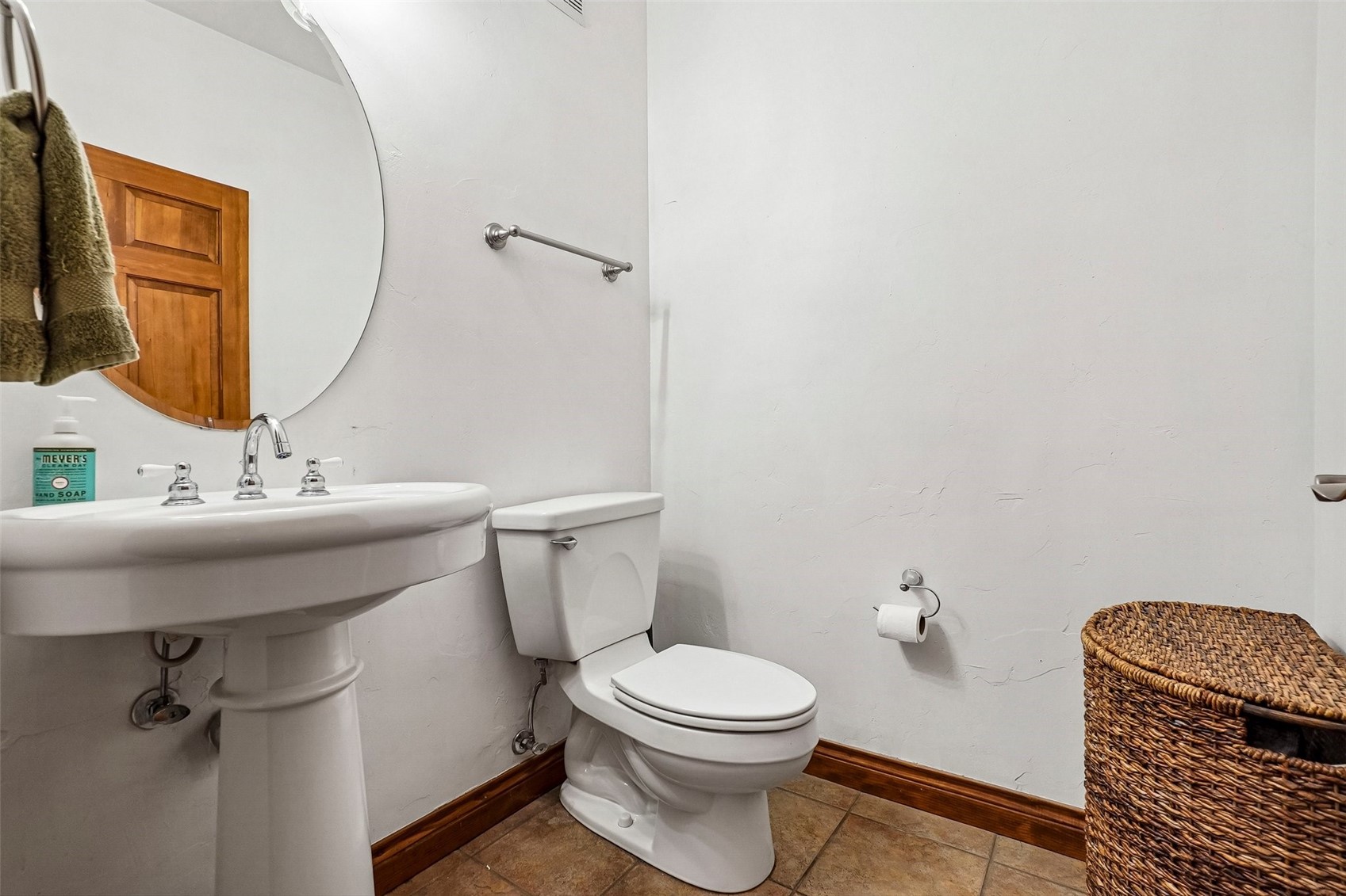 801 Lakepoint Drive B17 Property Photo 7