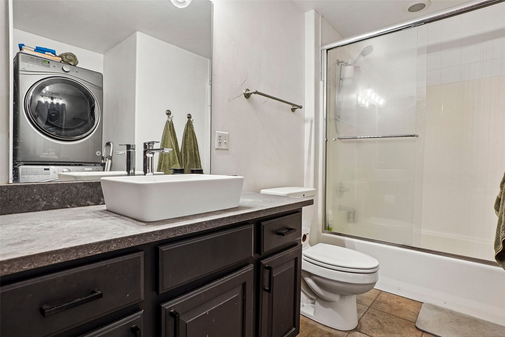801 Lakepoint Drive B17 Property Photo 13