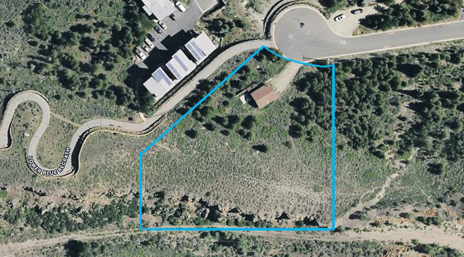 889 E Anemone Trail Property Photo 2