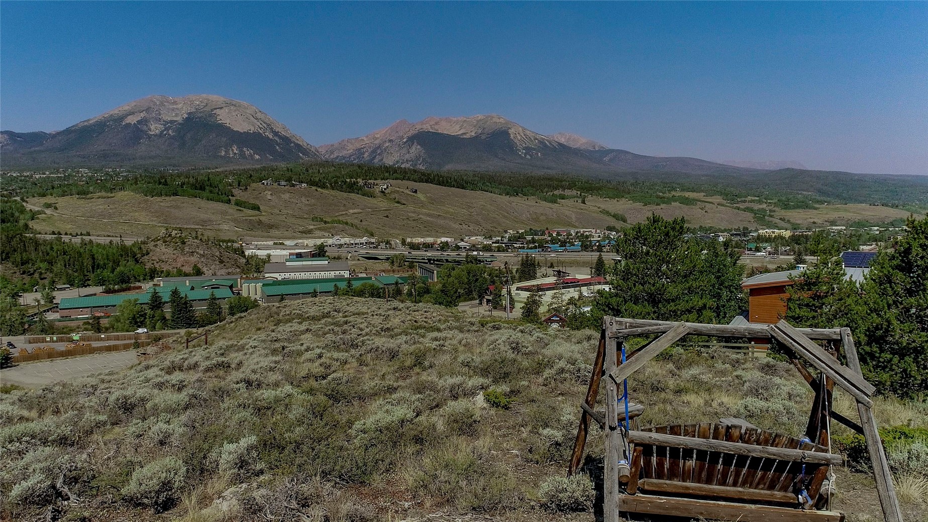 889 E Anemone Trail Property Photo 4