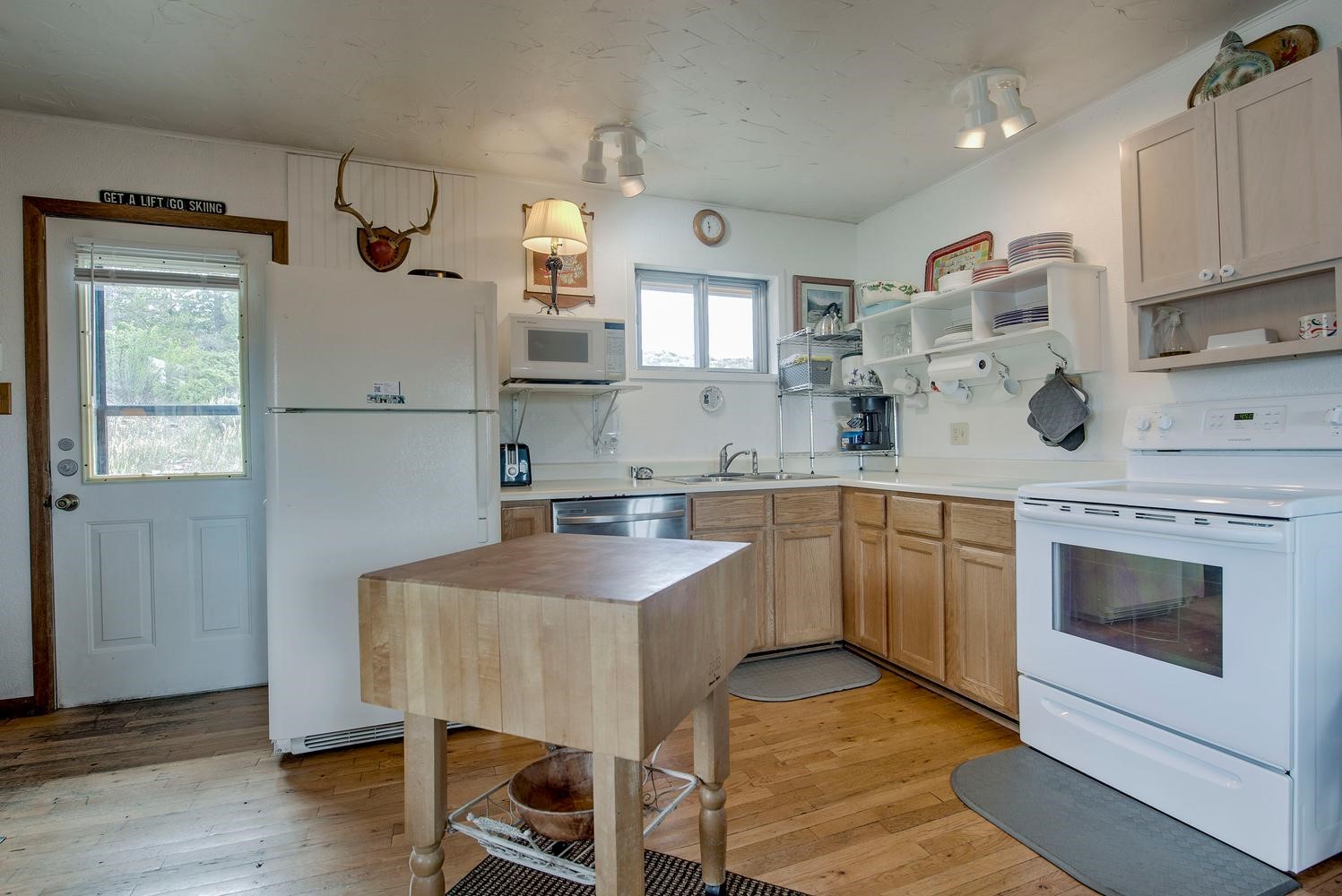 889 E Anemone Trail Property Photo 46