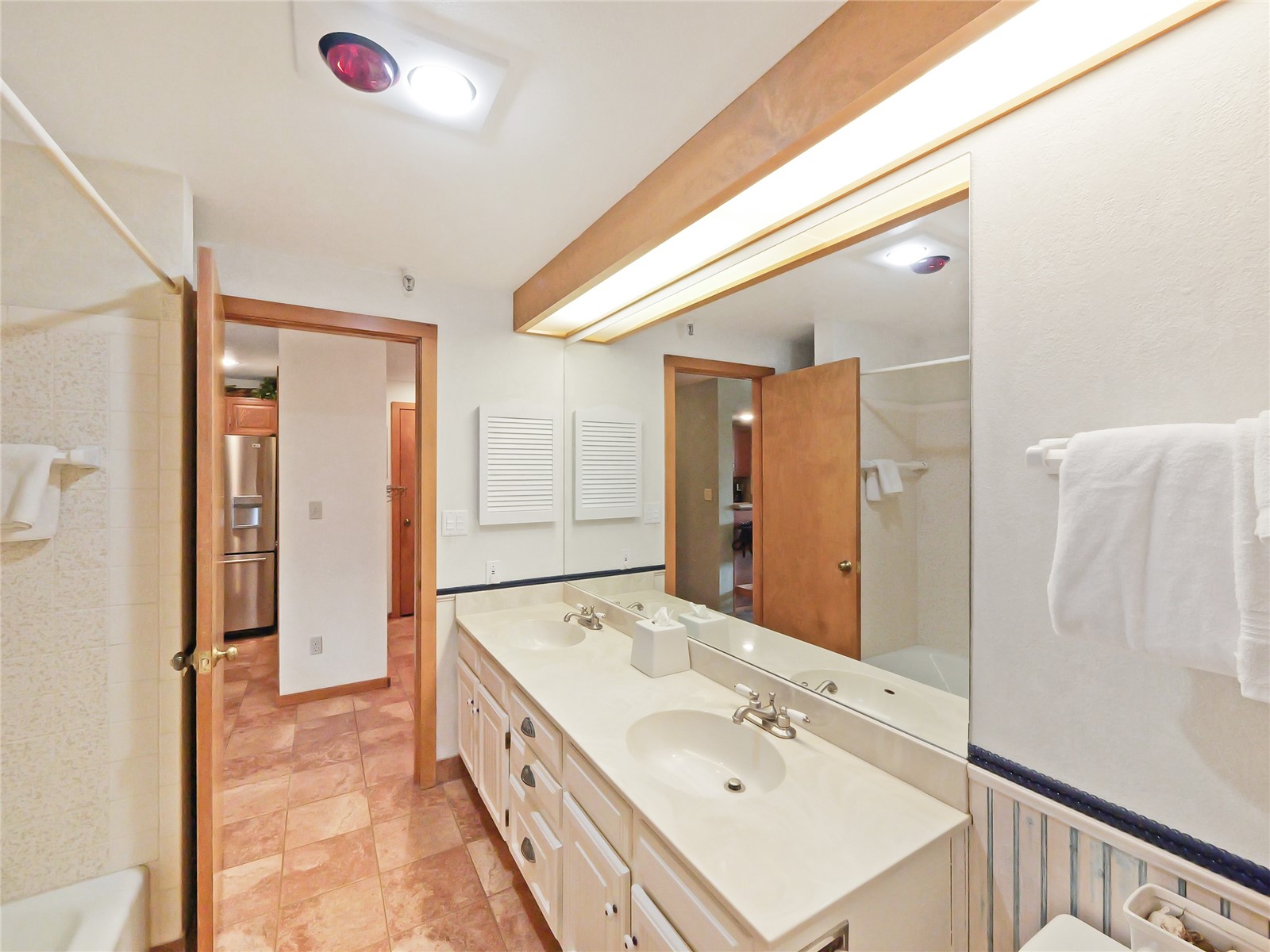 180 E La Bonte Street 415 Property Photo 31
