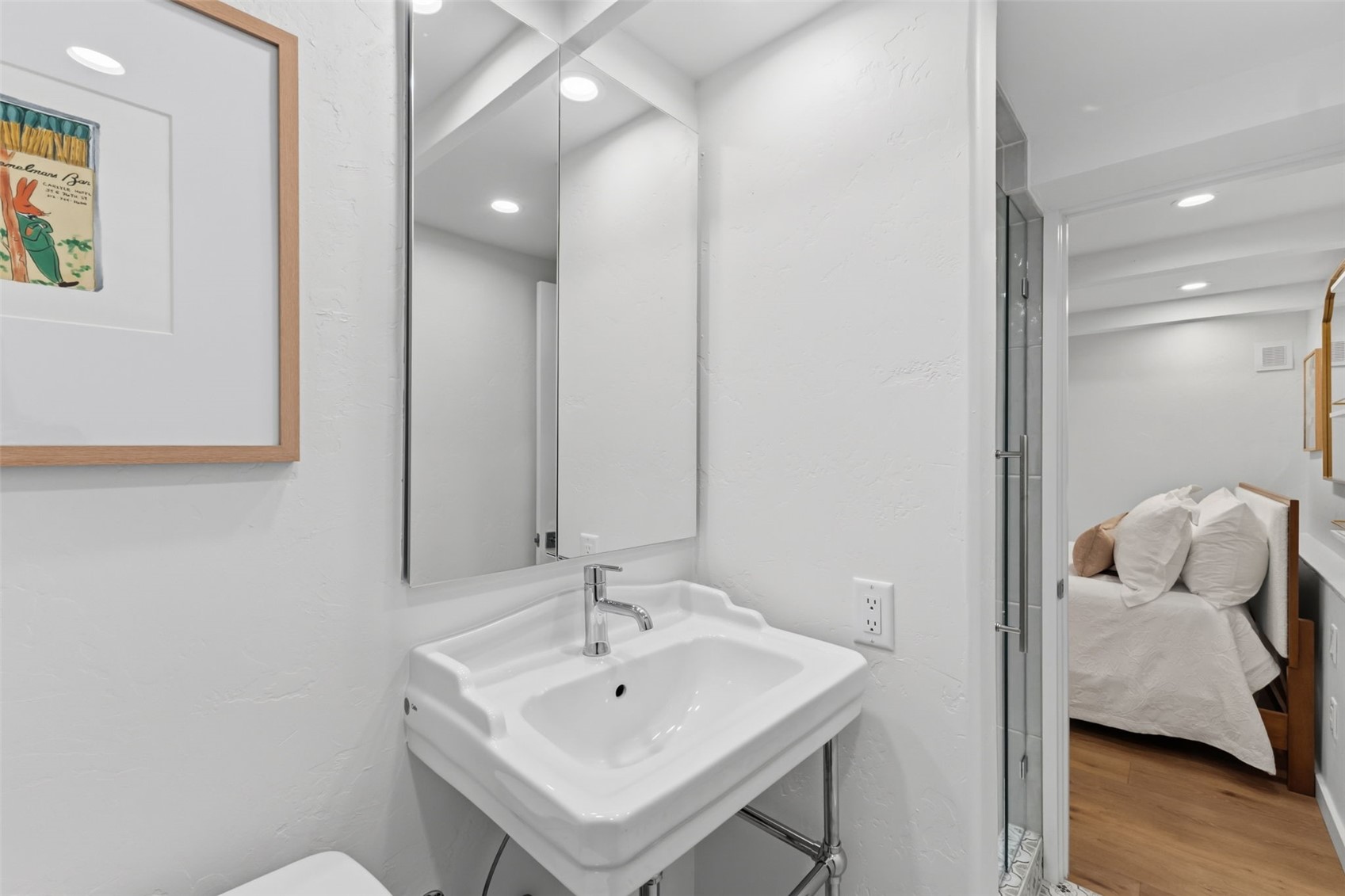 302 S High Street 2 Property Photo 23