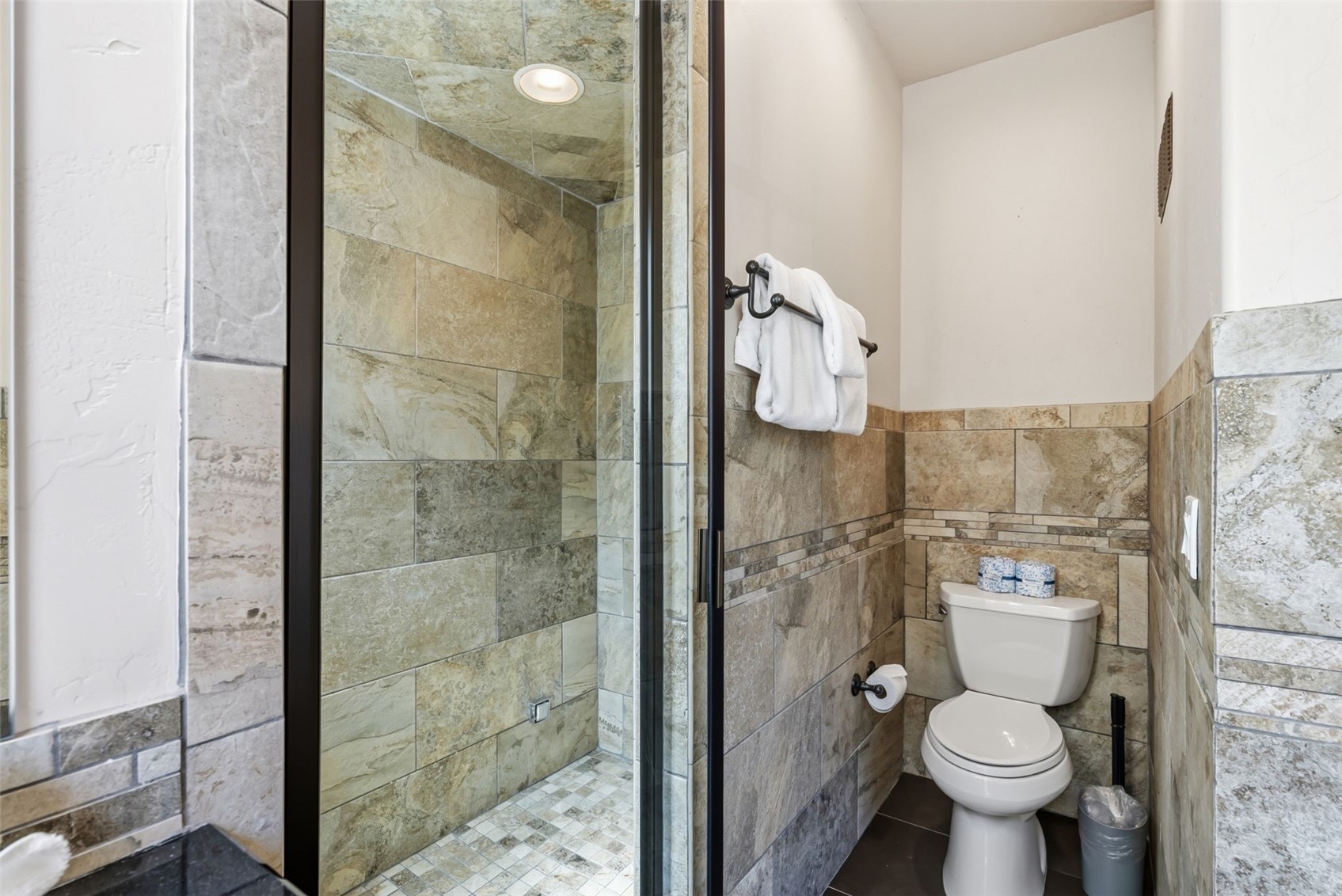 114 Lincoln B Property Photo 15