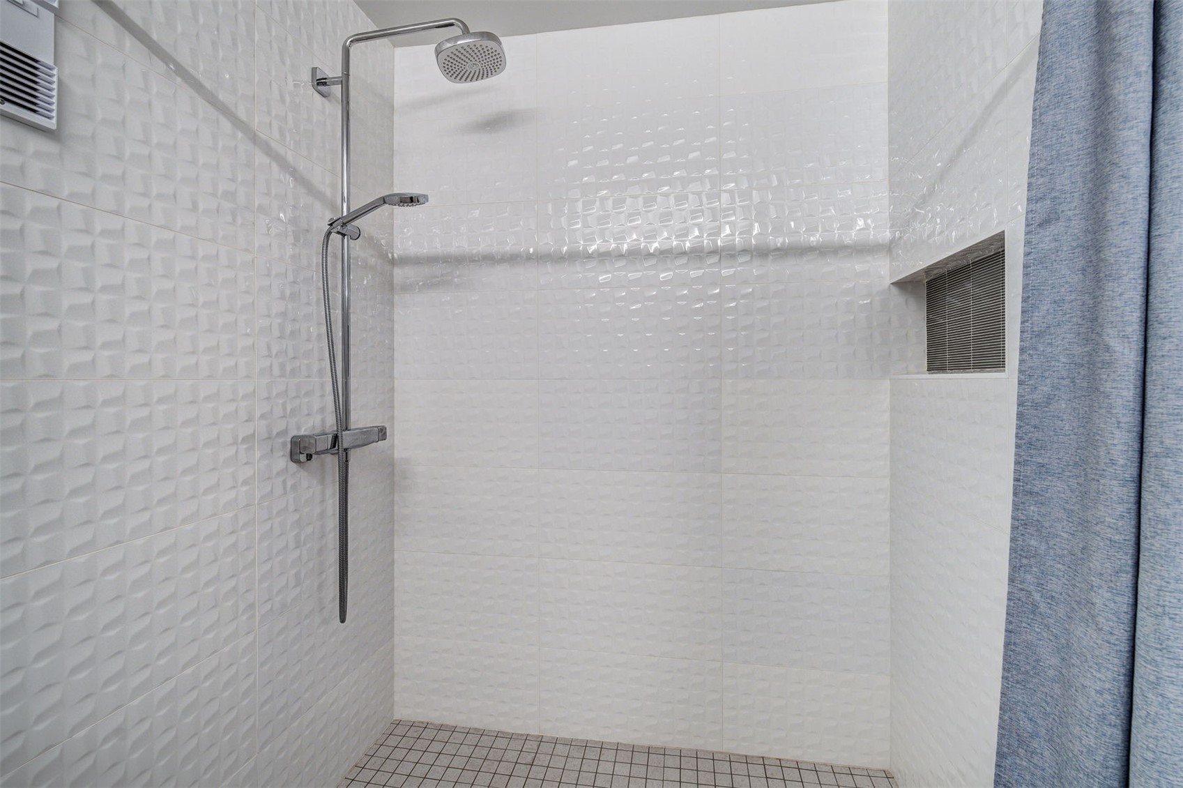 755 Columbine Road B203 Property Photo 23