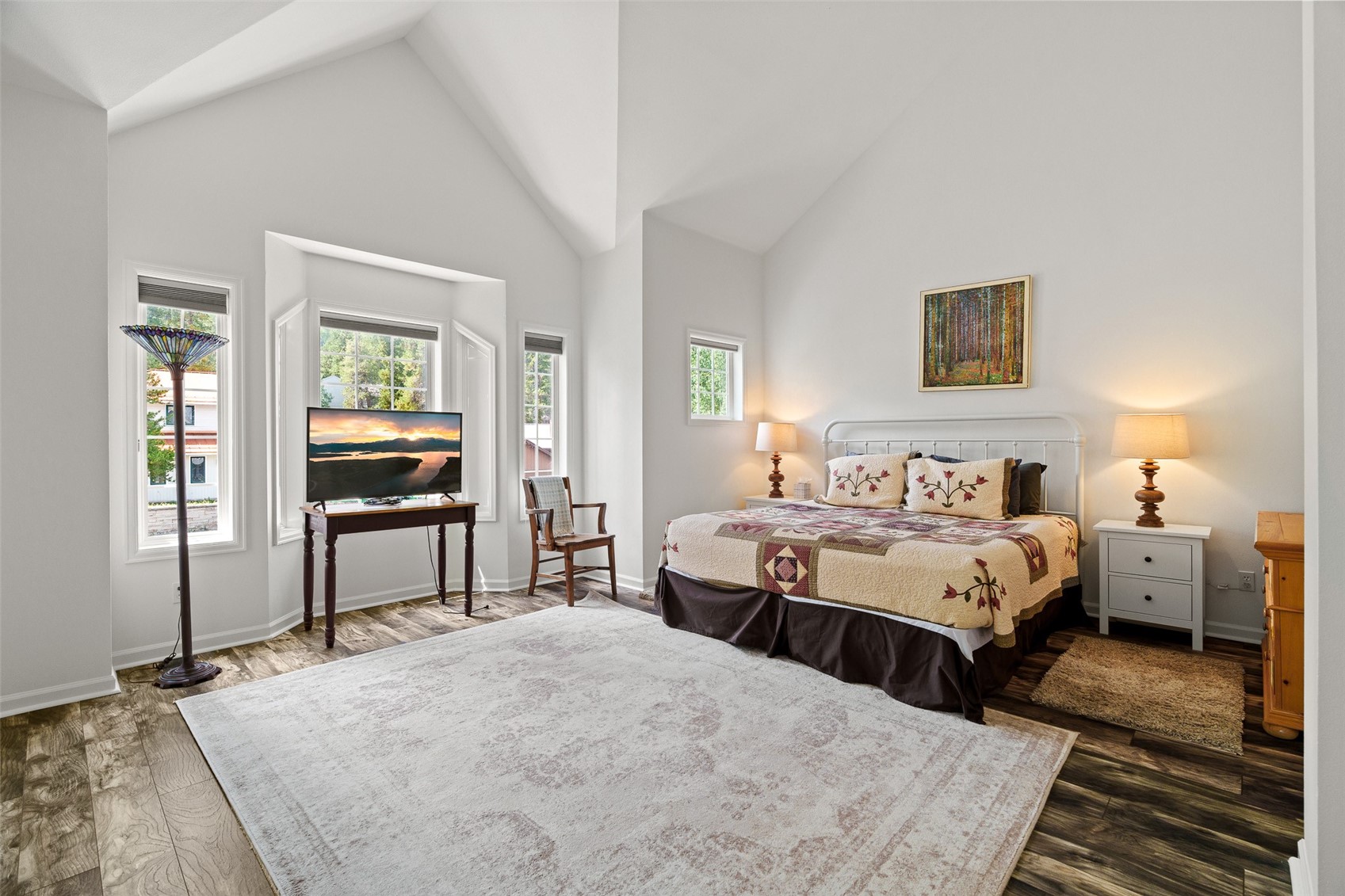 33 Red Feather Road B Property Photo 15