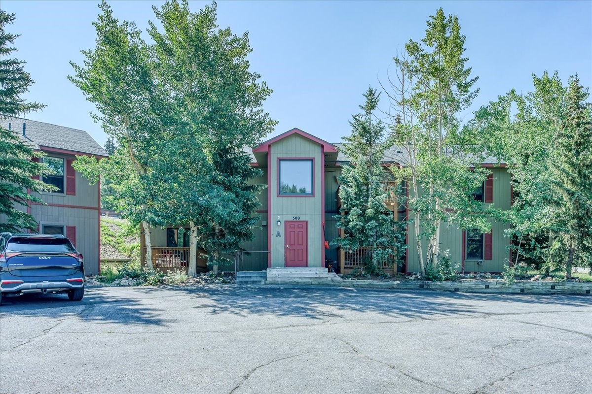 300 Illinois Gulch Road A210 Property Photo 1