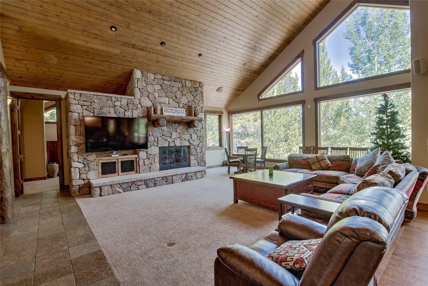 1946 Highlands Drive Property Photo 11