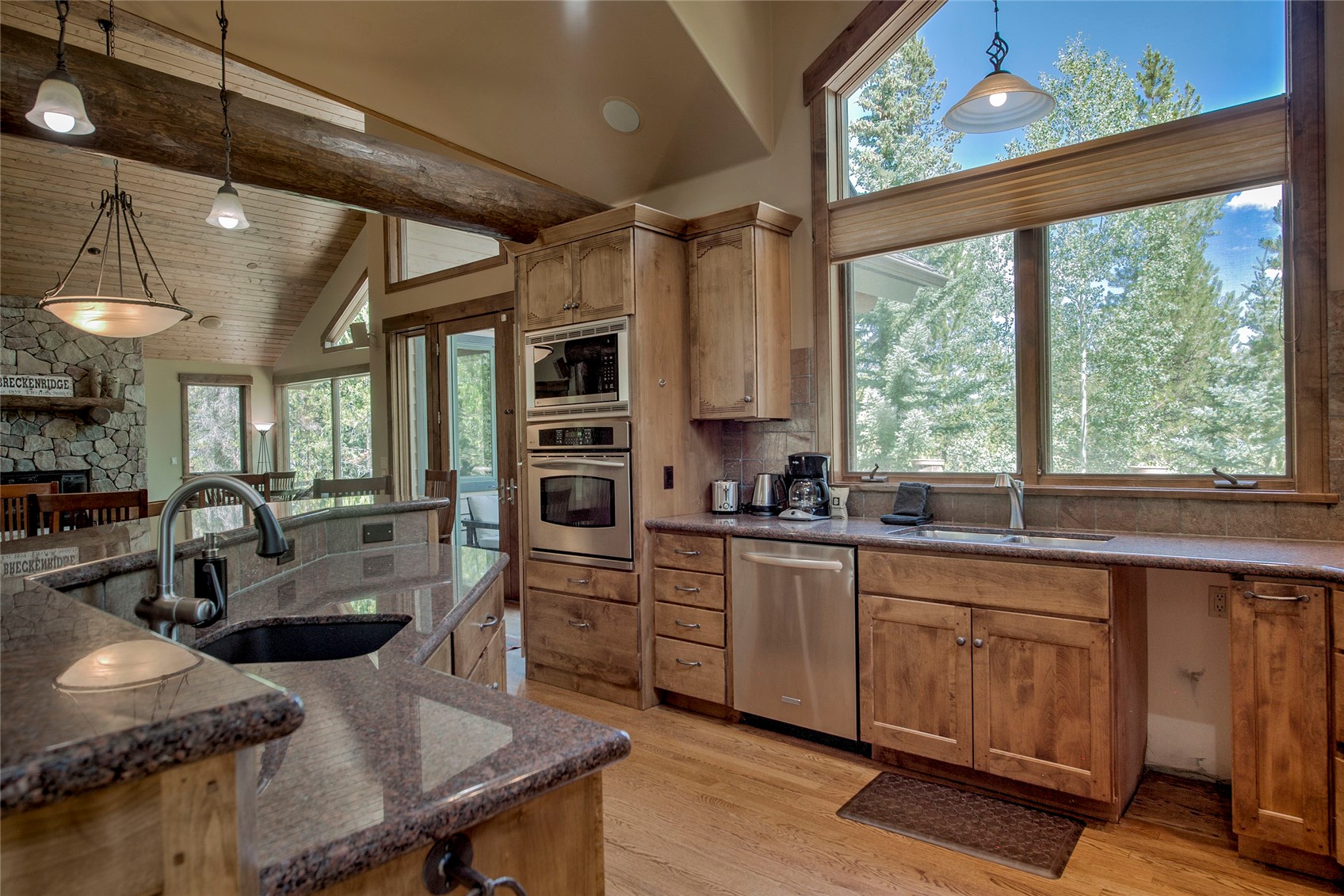 1946 Highlands Drive Property Photo 17