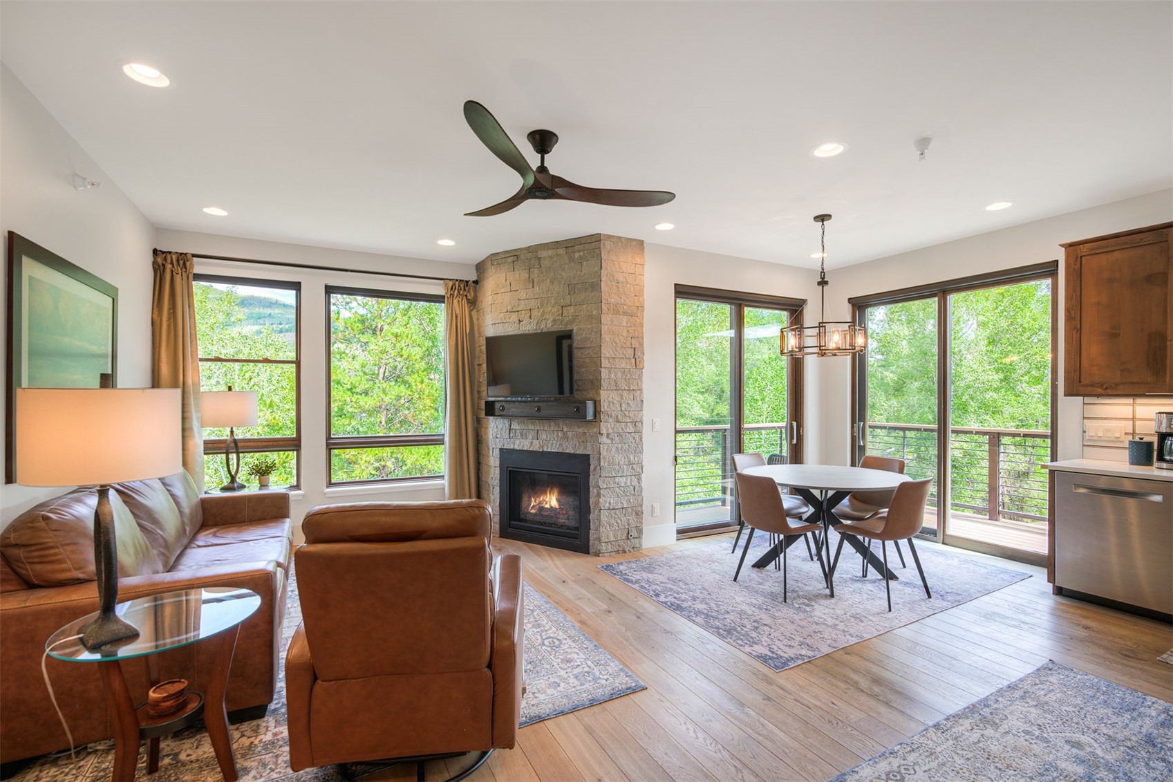 1070 Blue River Parkway 302 Property Photo 6