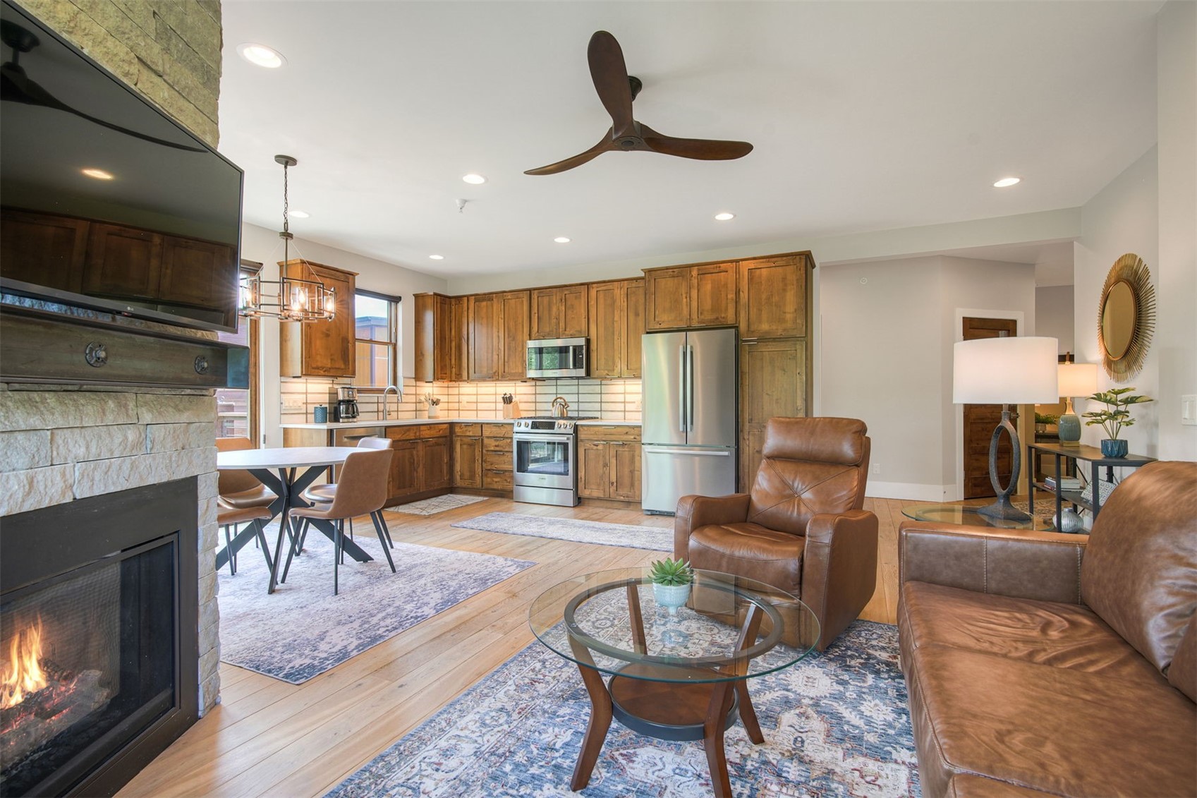 1070 Blue River Parkway 302 Property Photo 14