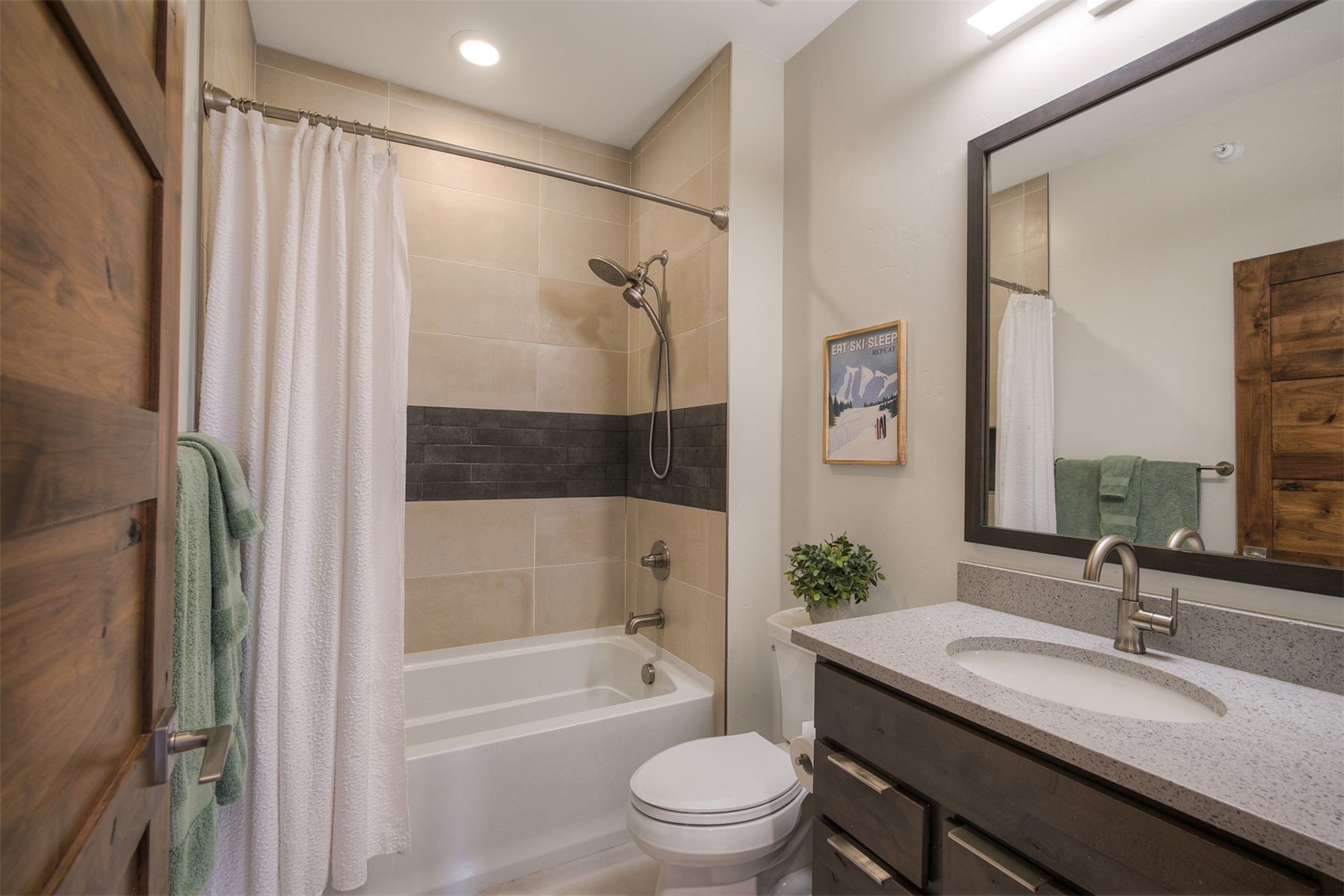 1070 Blue River Parkway 302 Property Photo 28