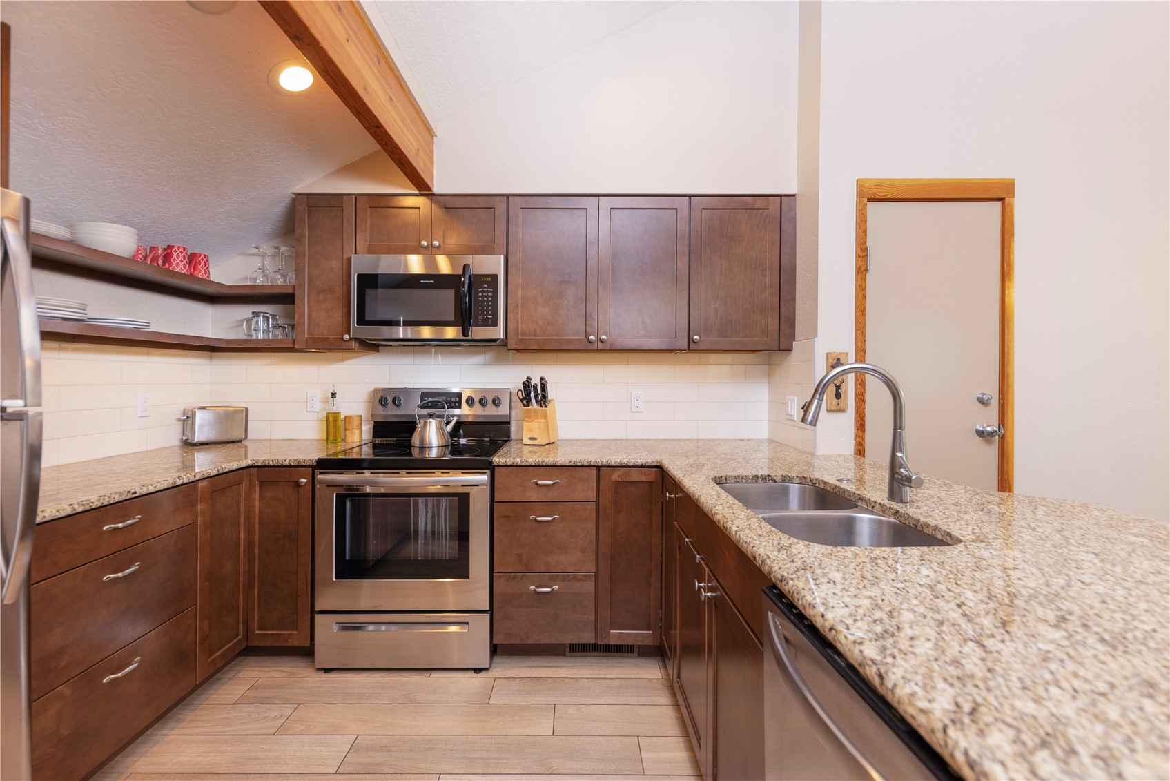 210 Tennis Club Road 1624 Property Photo 6