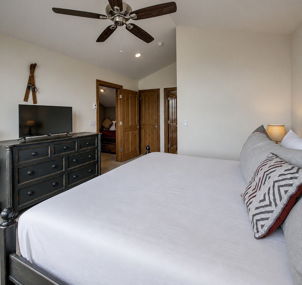 70 Oak Lane 70 Property Photo 16