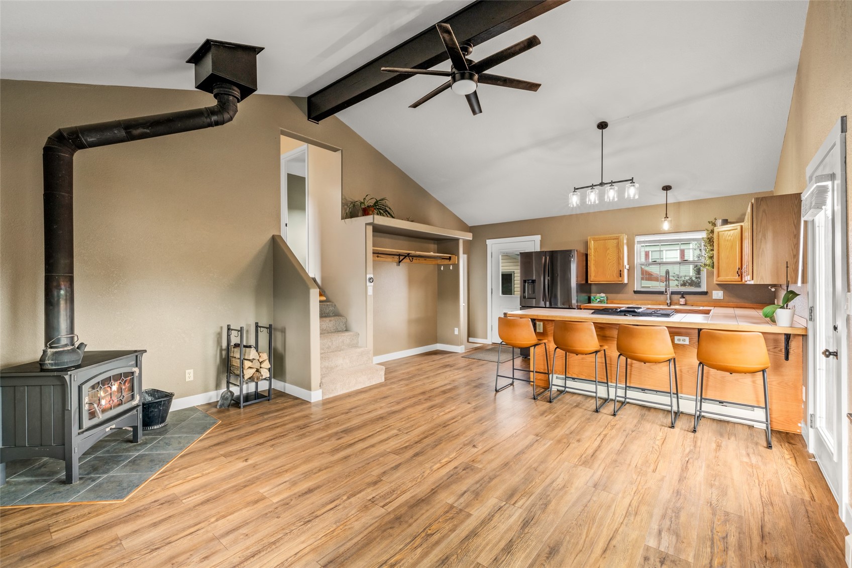 25815 Forest Street Property Photo 5