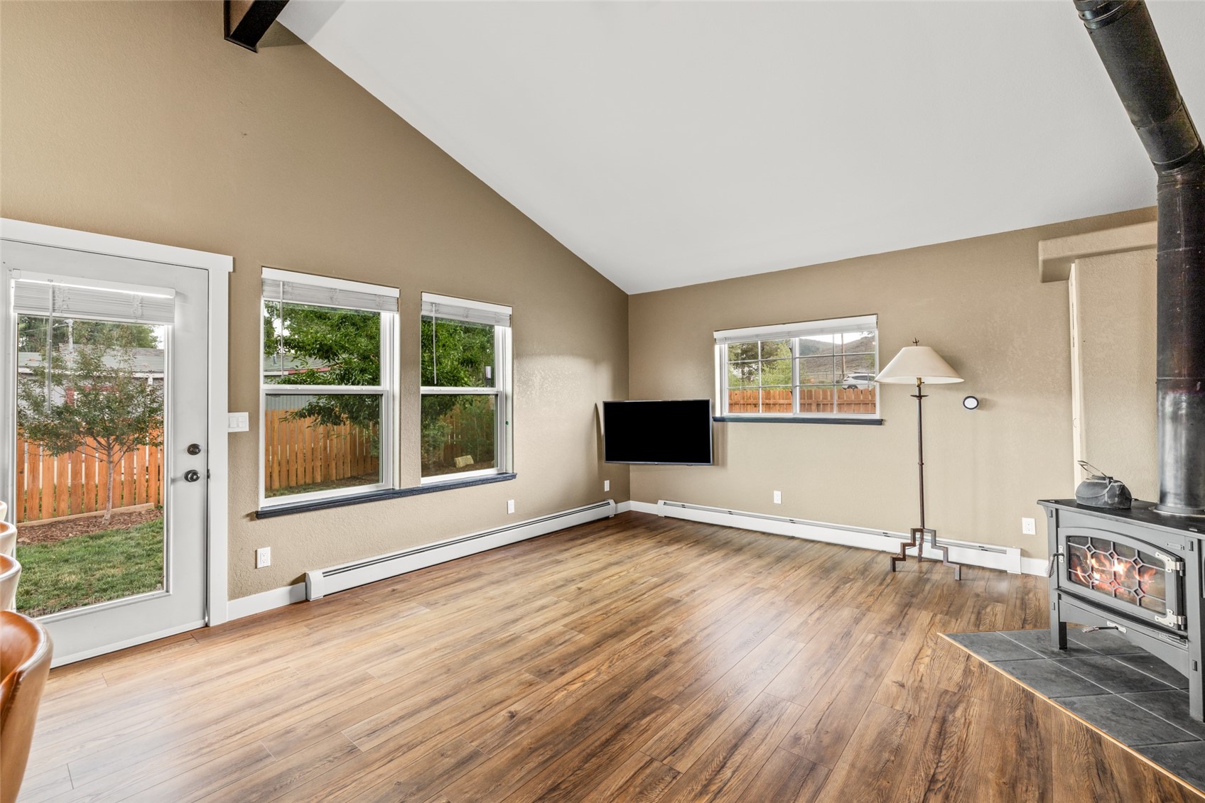 25815 Forest Street Property Photo 10