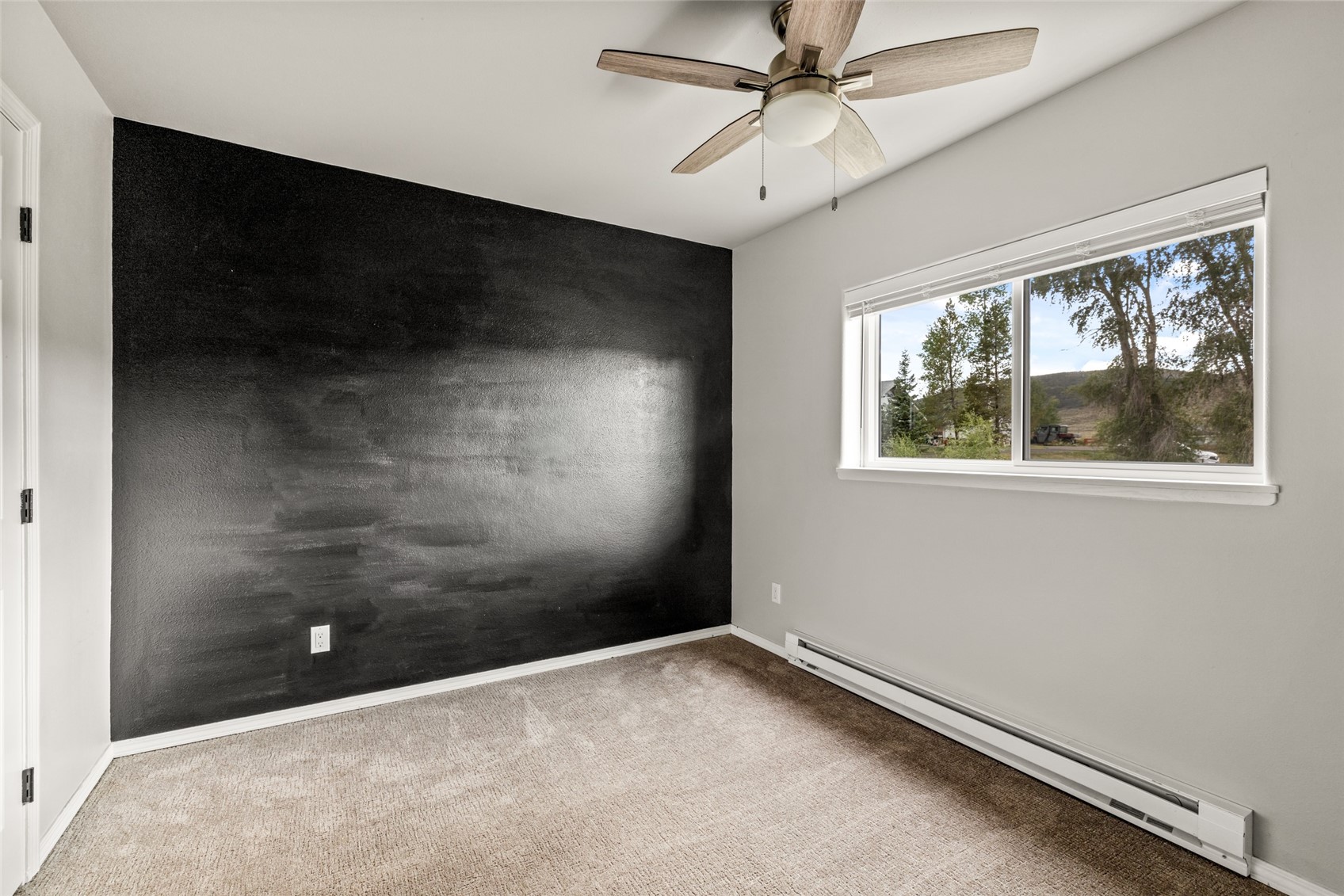 25815 Forest Street Property Photo 14