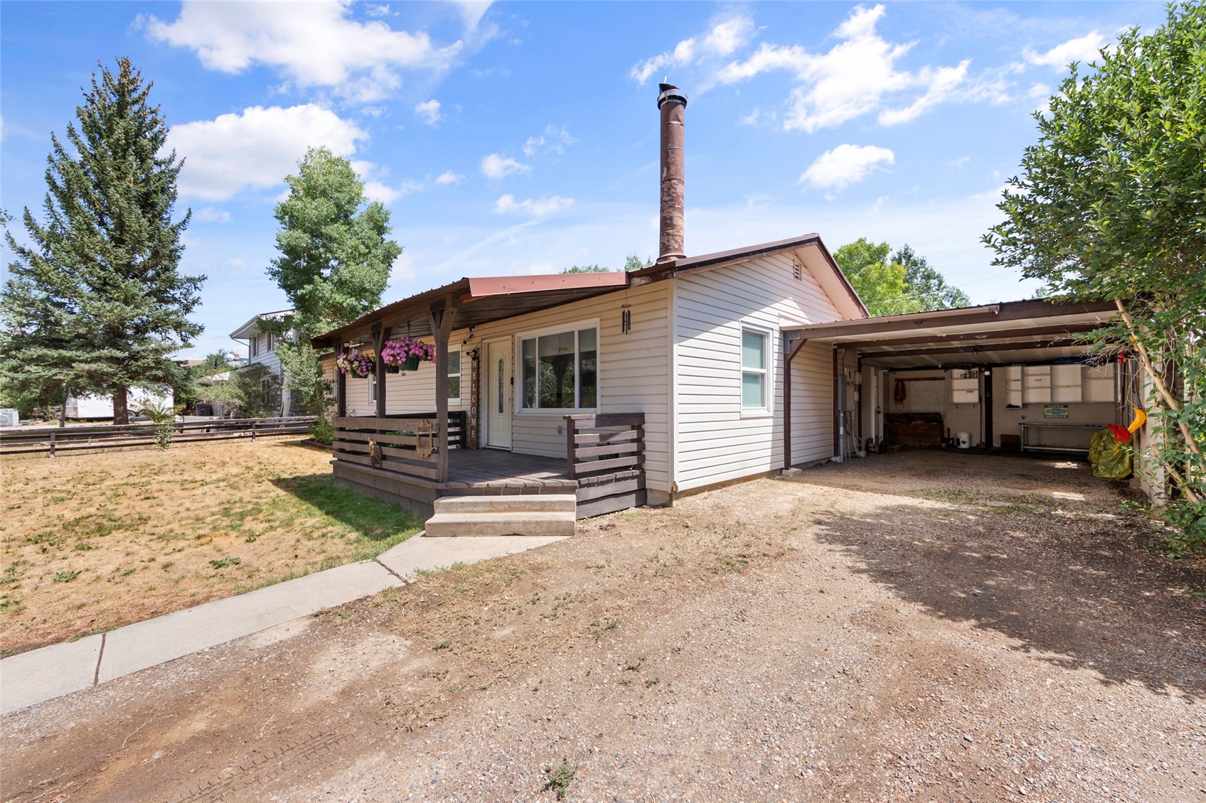 312 19th Property Photo 3