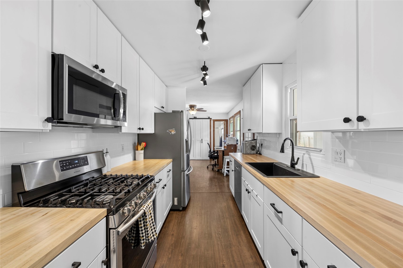 312 19th Property Photo 14