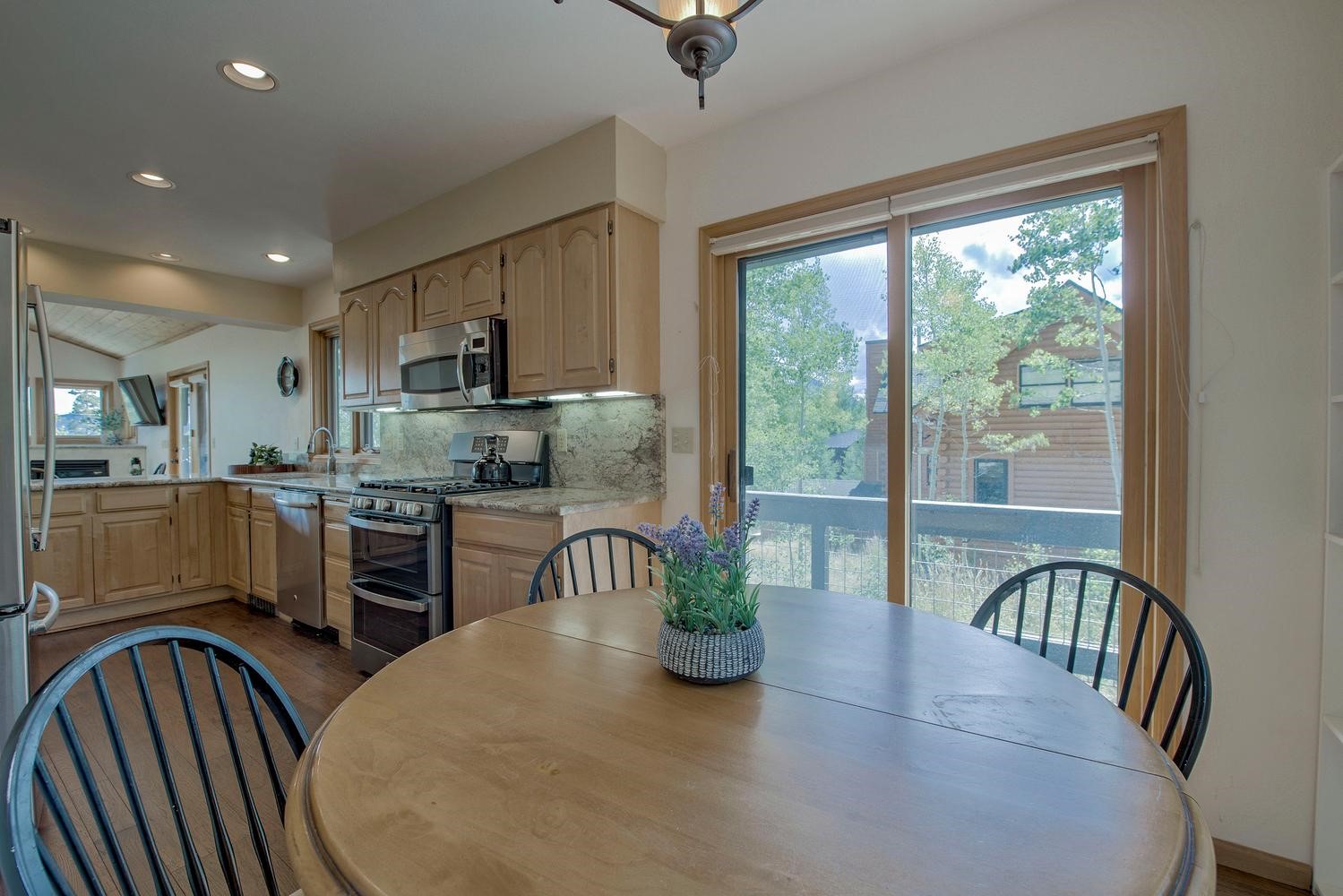 102 Thimbleberry Way Property Photo 15