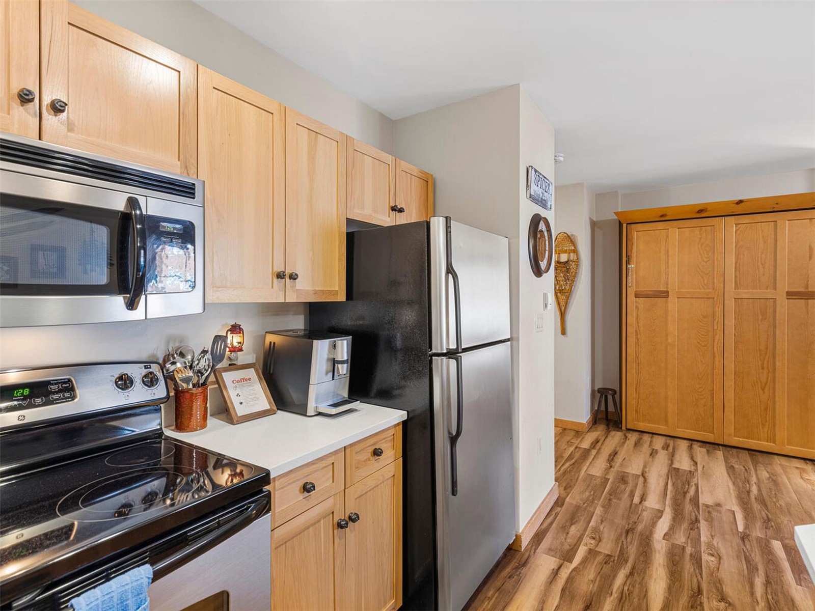 100 Dercum Square 8337 Property Photo 4