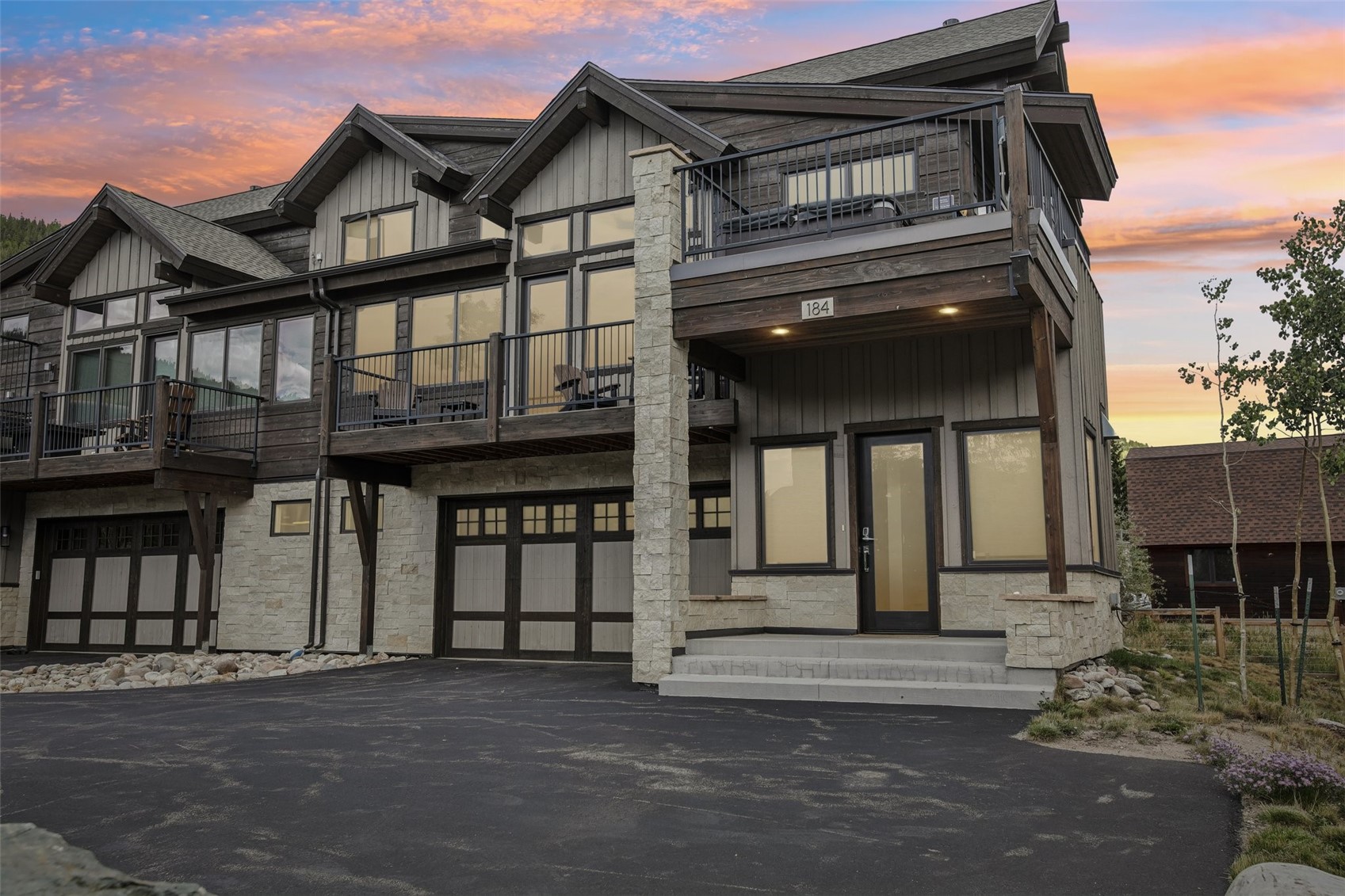 184 Caravelle Drive 20 Property Photo 1