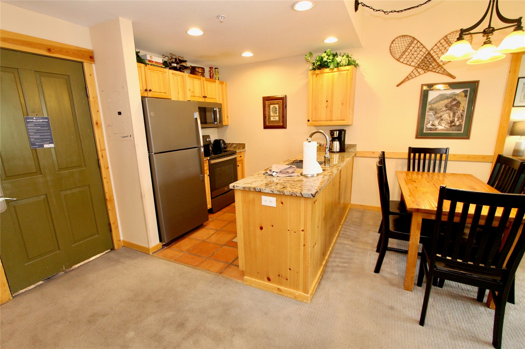 172 Copper Circle 406 Property Photo 3